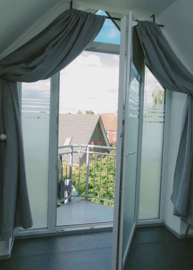 Gaestehaus Vigliarolo Gewerblich Jedes Zimmer Eigenes Bad Gemeinschaftskueche Elmshorn Eksteriør billede