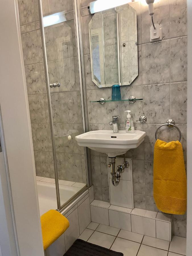 Gaestehaus Vigliarolo Gewerblich Jedes Zimmer Eigenes Bad Gemeinschaftskueche Elmshorn Eksteriør billede