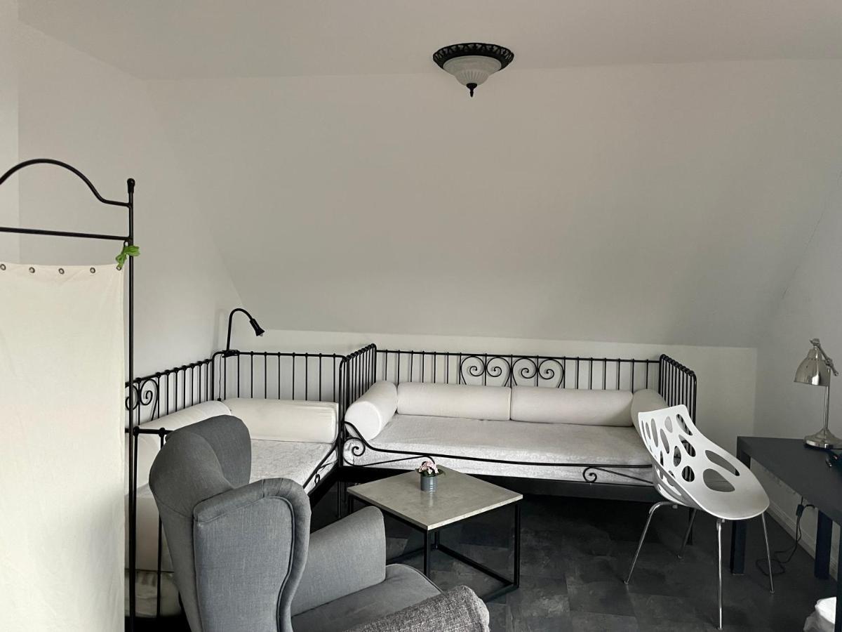 Gaestehaus Vigliarolo Gewerblich Jedes Zimmer Eigenes Bad Gemeinschaftskueche Elmshorn Eksteriør billede